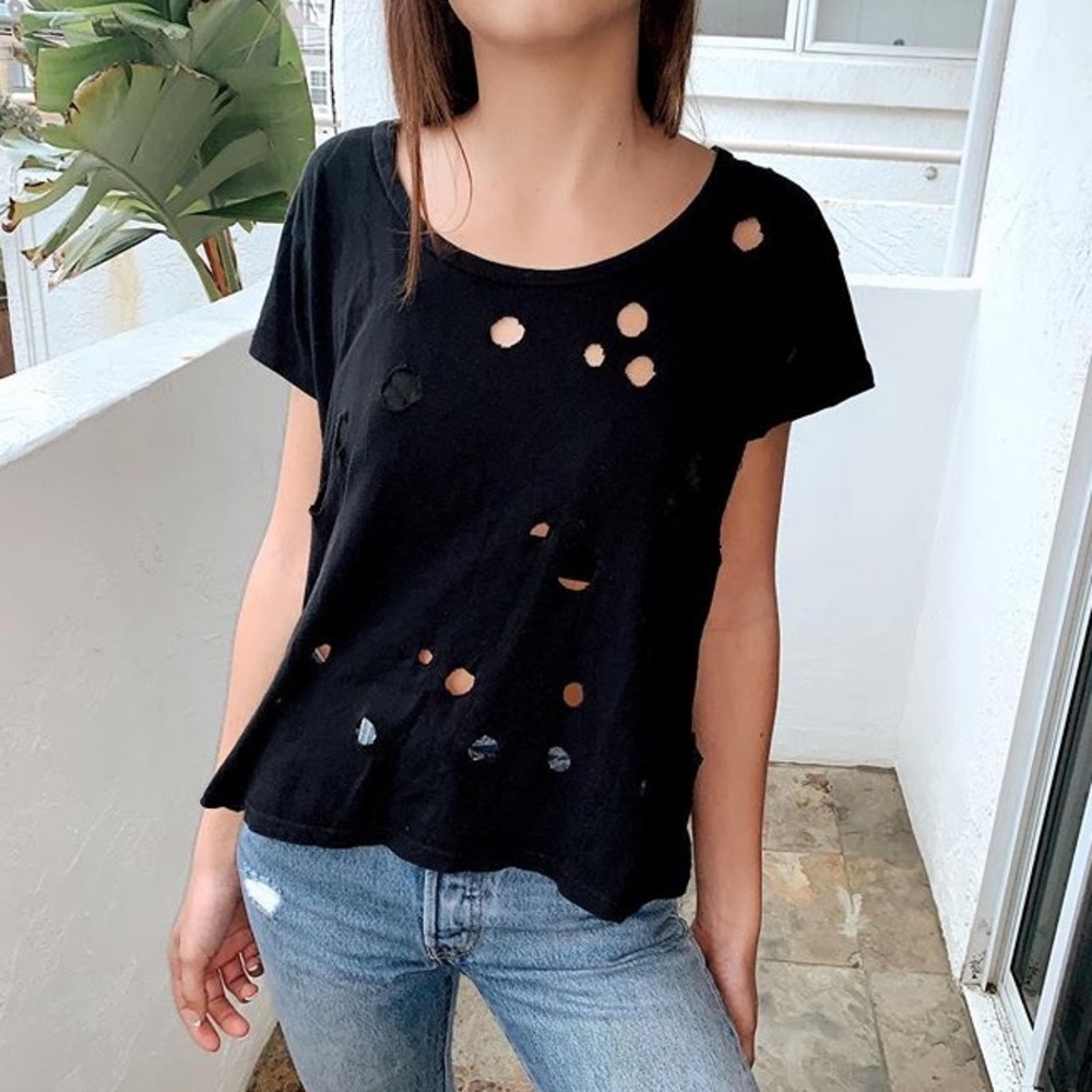 LF BLACK TEE SHIRT